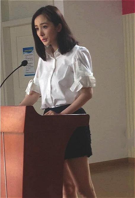 Thoi trang Duong Mich trong phim anh 3