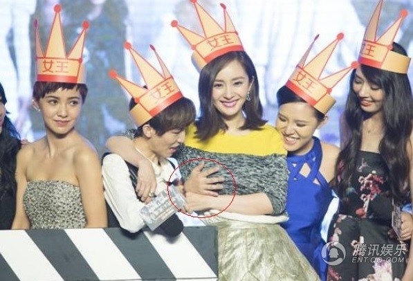 Sao châu Á bị sàm sỡ ảnh 4 Sao chau A bi sam so anh 4