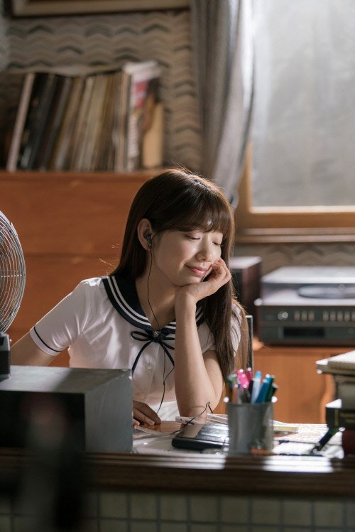 Park Shin Hye la nu sinh tren man anh Han anh 2