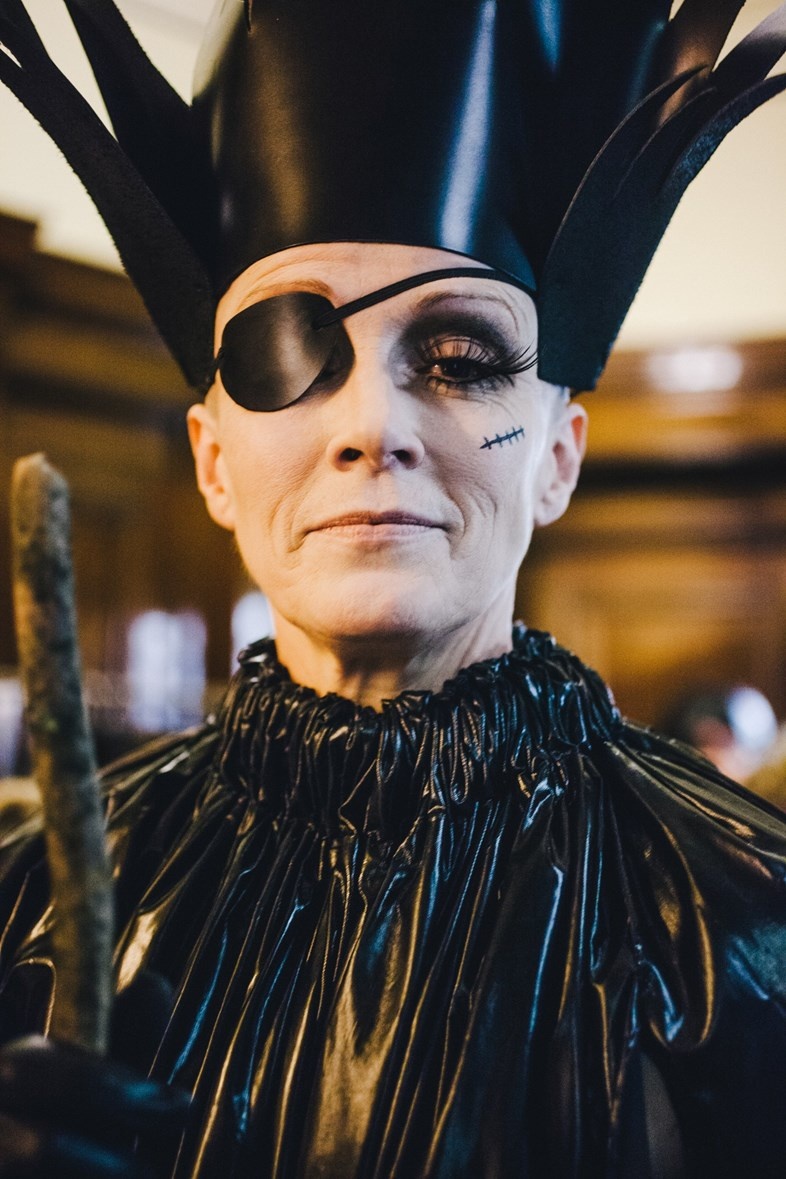 Trien lam thoi trang gay soc tai London anh 1