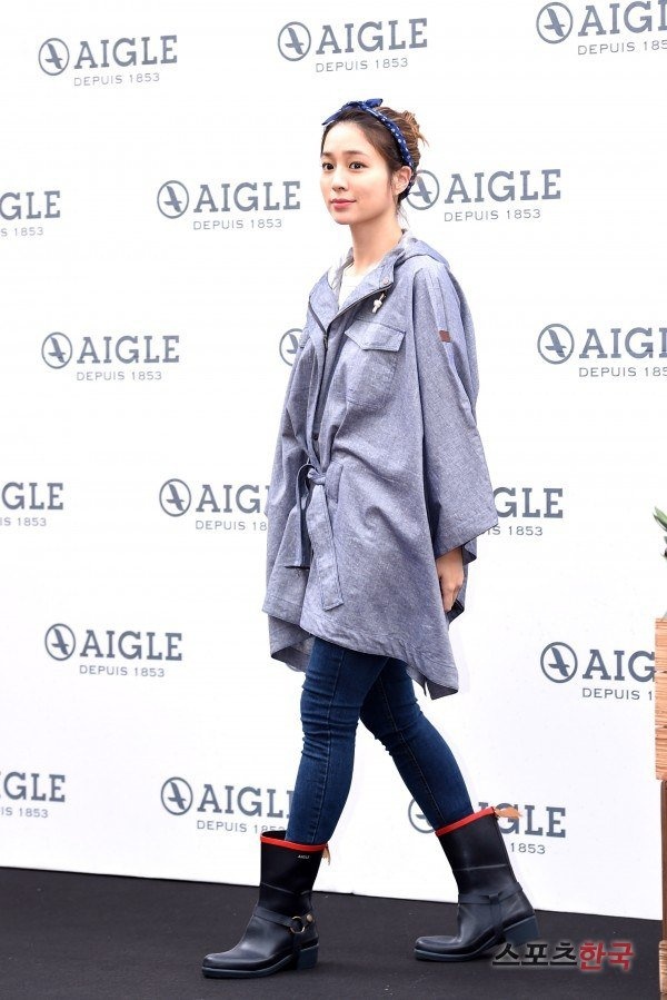 Ba xa Lee Byung Hun mac kem dep anh 1