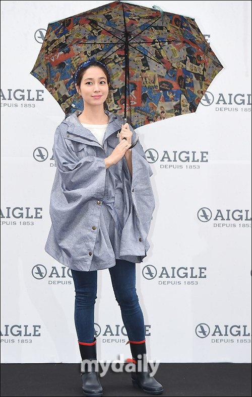 Ba xa Lee Byung Hun mac kem dep anh 2