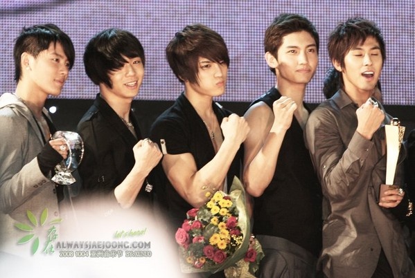 10 boy group Kpop doat cup nhieu nhat lich su anh 5