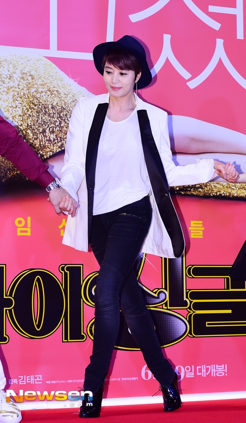 Uhm Jung Hwa va Kim Hye Soo sanh dieu o su kien anh 2