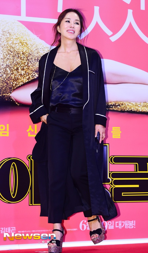 Uhm Jung Hwa va Kim Hye Soo sanh dieu o su kien anh 5