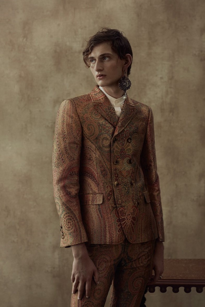 Alexander McQueen lai gay choang ngop voi bo suu tap moi anh 10