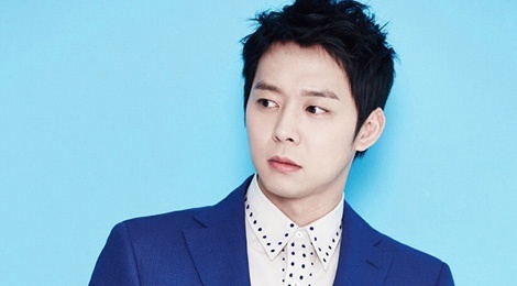 Nhan vien quan bar tu nguyen quan he voi Park Yoochun hinh anh