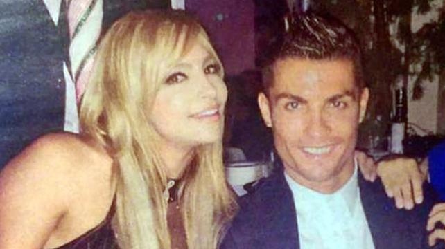 Sieu mau Ronaldo dang hen ho la ai? anh 8