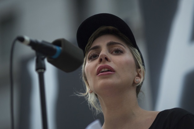Lady Gaga xuc dong phat bieu ve vu tham sat Orlando hinh anh