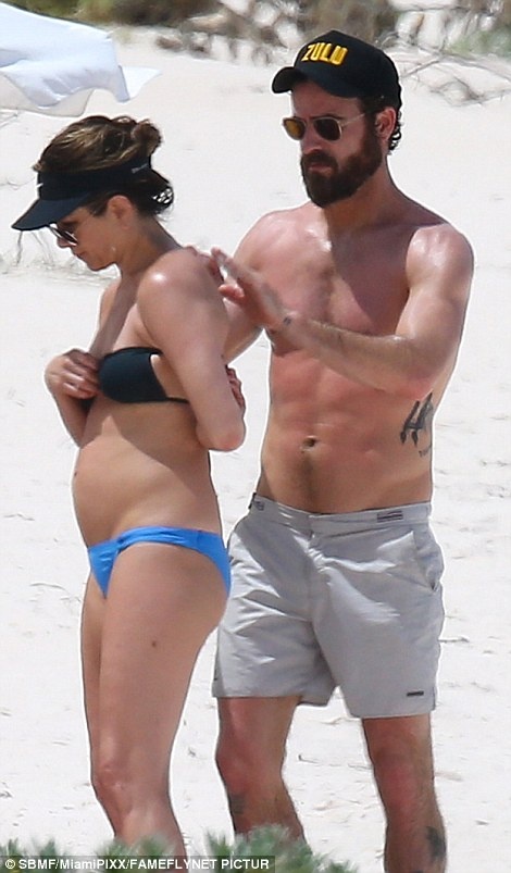 Jennifer Aniston bi nghi mang bau o tuoi 47 anh 5