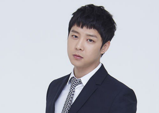 Park Yoochun tiep tuc bi to cuong buc anh 2