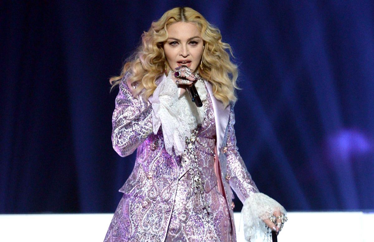 Madonna bị chỉ trích khi tưởng nhớ nạn nhân ở Orlando ảnh 2 Madonna bi chi trich khi tuong nho nan nhan o Orlando anh 2
