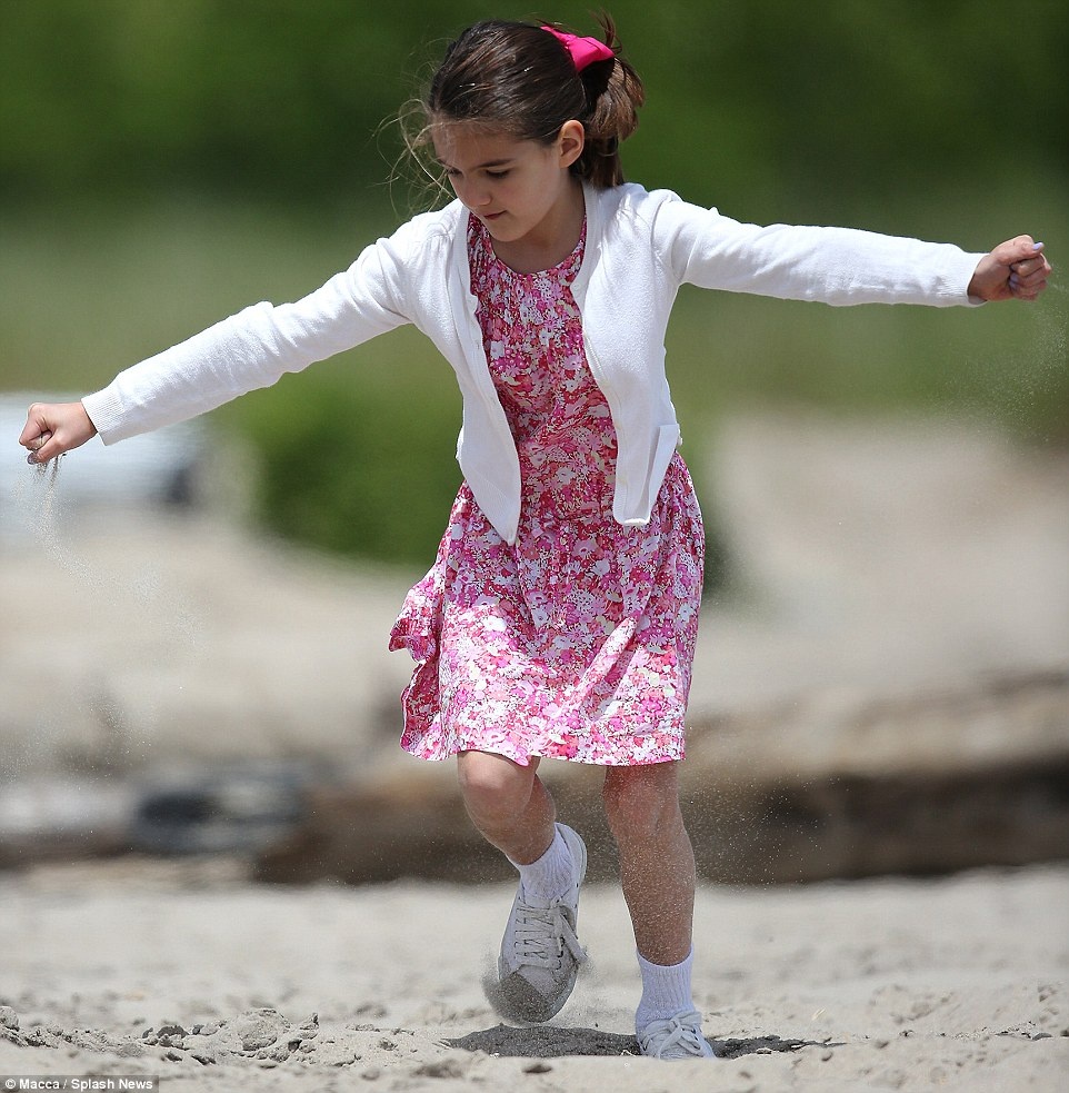 Con gai Tom Cruise khong buon vi vang bo anh 3