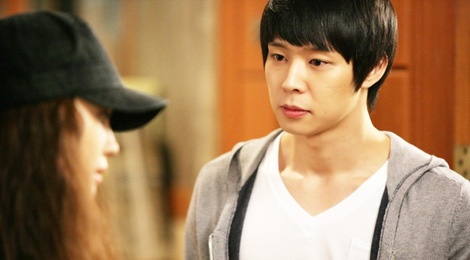 Kahi tung am chi Park Yoochun noi doi hinh anh
