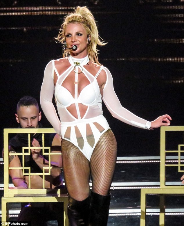 Britney Spears ngay cang thon tha anh 2