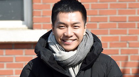 'Chang re quoc dan' Lee Seung Gi bi nghi lay vo, co con hinh anh