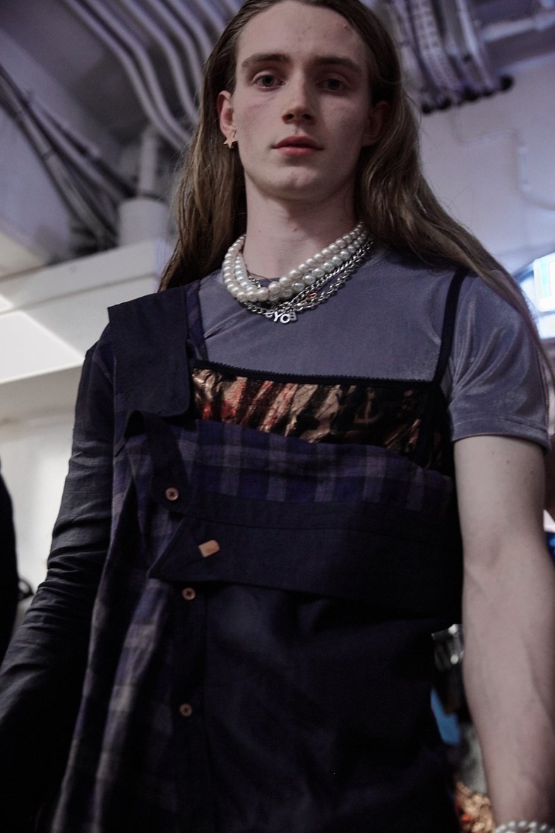 Thoi trang nam gioi dang tro nen nu tinh? anh 9