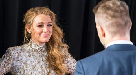 Vo sao ‘Deadpool’ kho so vi canh sex trong phim cua chong hinh anh