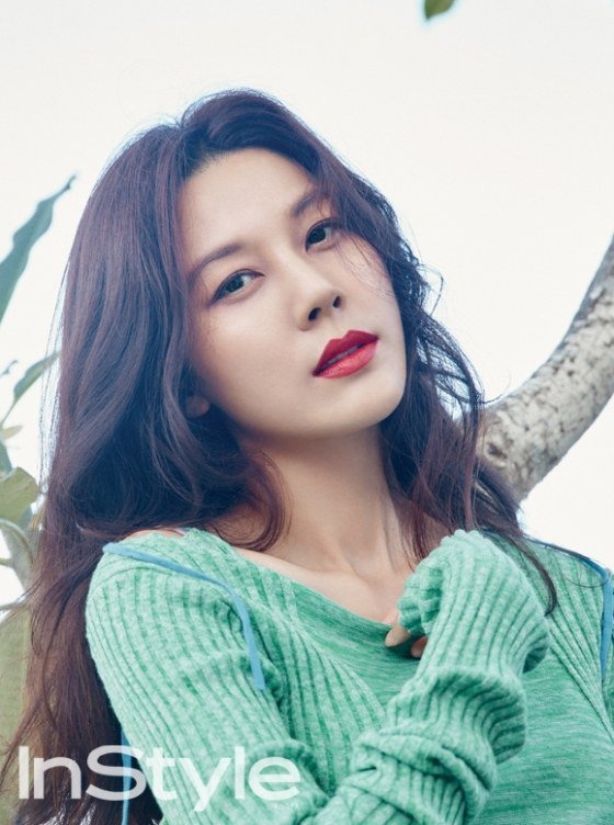 Kim Ha Neul mong manh truoc bien anh 2