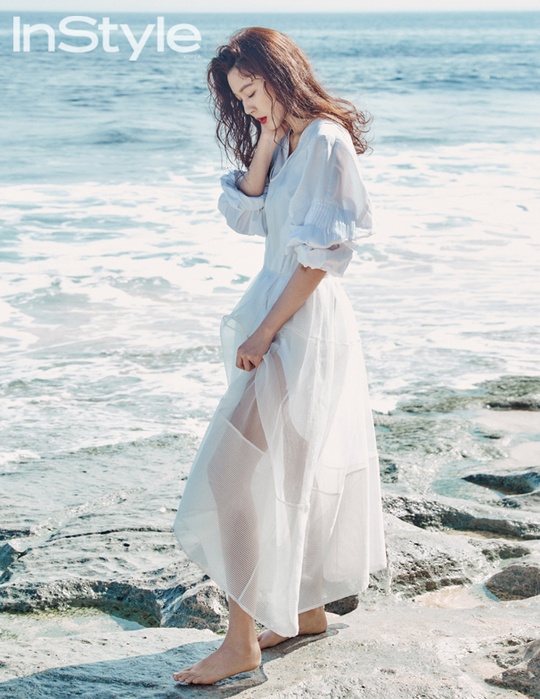 Kim Ha Neul mong manh truoc bien anh 4