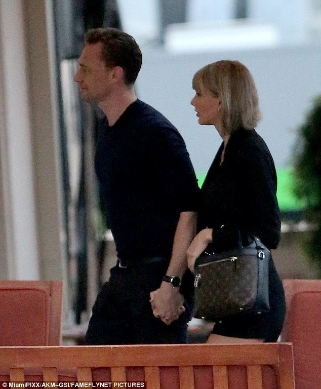 ‘Loki’ lien tuc hon tay Taylor Swift khi hen ho anh 1