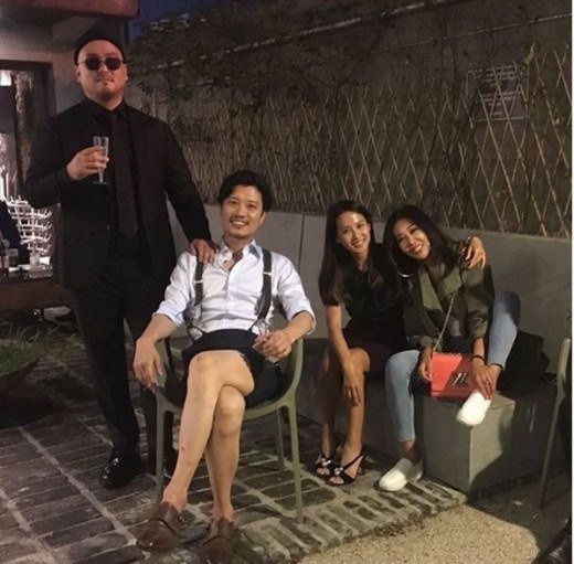 Lễ cưới ‘kì lạ’, thân mật của mỹ nhân ‘Nữ hoàng Seon Duk’ ảnh 2 Le cuoi ‘ki la’, than mat cua my nhan ‘Nu hoang Seon Duk’ anh 2