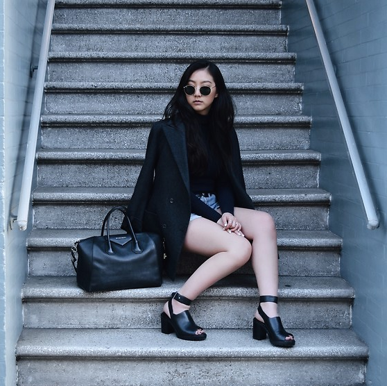 Mot vong Lookbook: Mac don gian nhung chat lu cung Monochrome anh 2