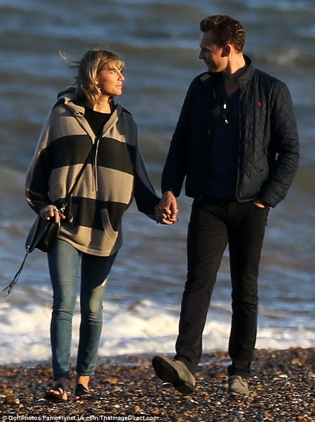 Taylor Swift va Tom Hiddleston di dao anh 1