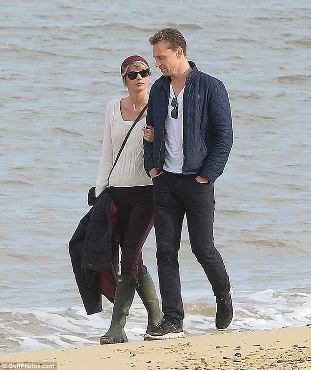 Taylor Swift va Tom Hiddleston di dao anh 6