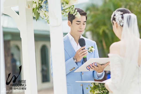 Tai tu 'Vi sao dua anh toi' to chuc hon le o bo bien Hawaii hinh anh