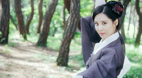 Kieu nu SNSD dau kiem trong phim co trang hinh anh