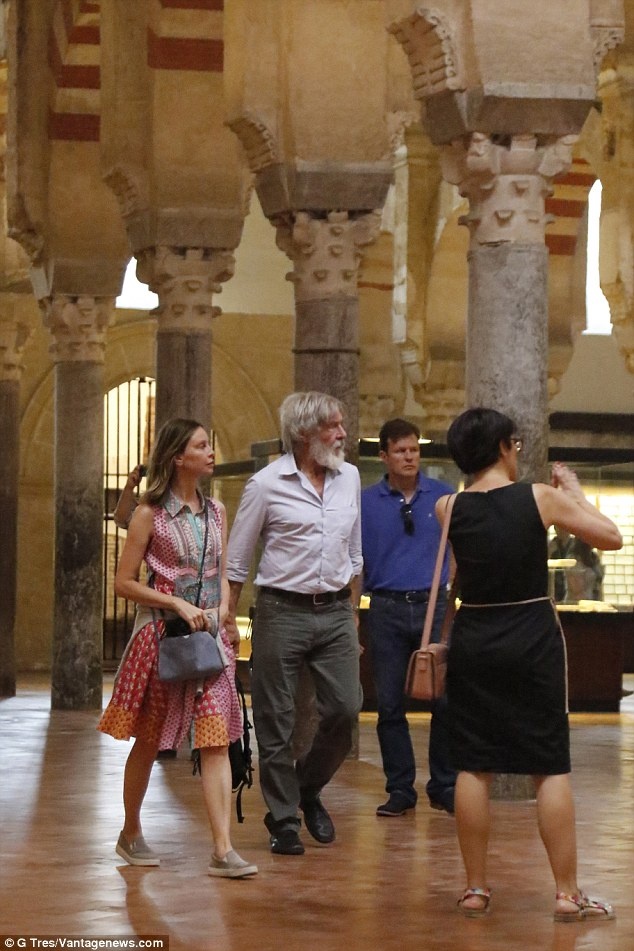 Tai tu Star Wars bat ngo xuat hien gia nua tren pho anh 7