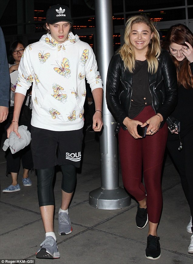 Ban gai Brooklyn Beckham ‘nghien’ quan legging khi hen ho anh 3