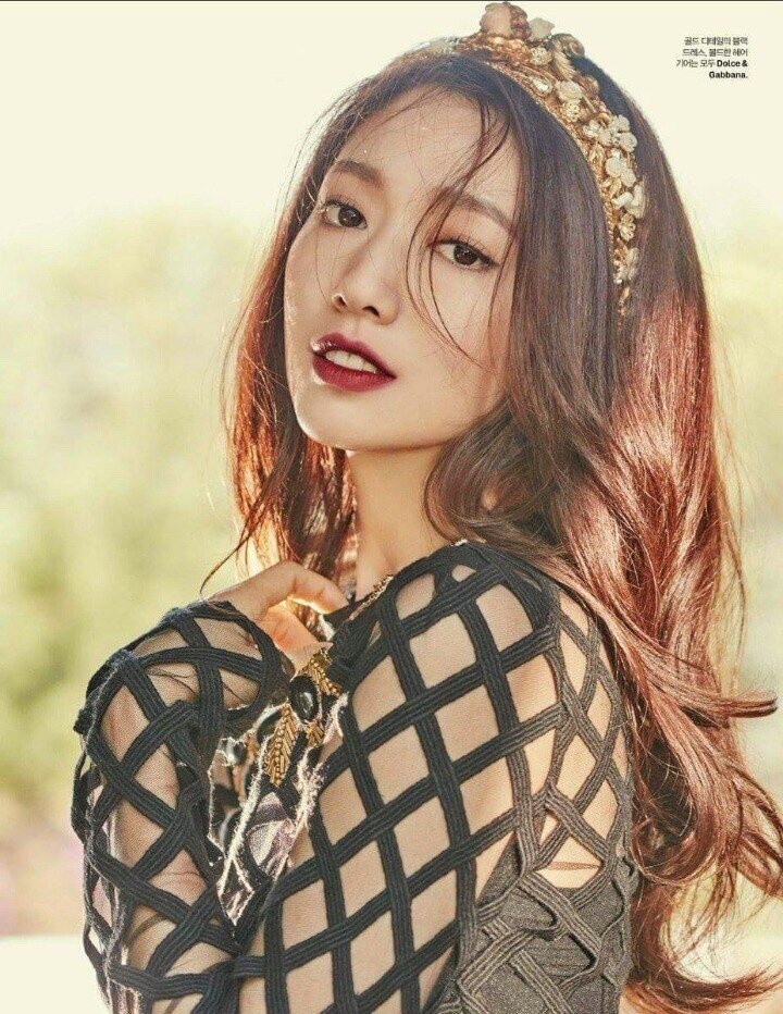 Park Shin Hye khoe vai tran kieu sa anh 2