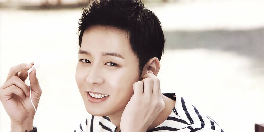 Yoochun bị tố bám theo vũ công thoát y ở nhà vệ sinh  ảnh 2 Yoochun bi to bam theo vu cong thoat y o nha ve sinh anh 2