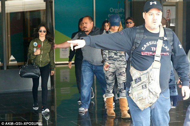 Fifth Harmony vạch trần fan nói dối bị sàm sỡ   ảnh 2 Fifth Harmony vach tran fan noi doi bi sam so anh 2