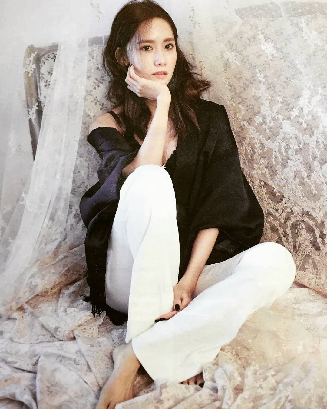 Yoona (SNSD) tre nai goi cam tren tap chi anh 3