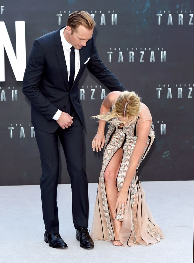 &lsquo;Tarzan&rsquo; giup nguoi dep tranh ho henh tren tham do anh 4