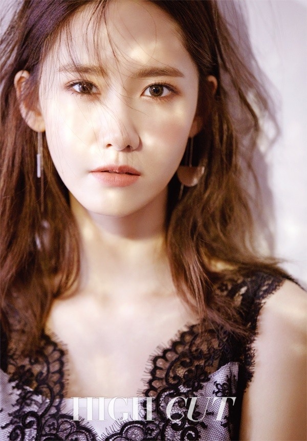 Yoona (SNSD) tre nai goi cam tren tap chi anh 4