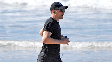 Lan hiem hoi ‘Loki’ vang bong Taylor Swift ben canh hinh anh