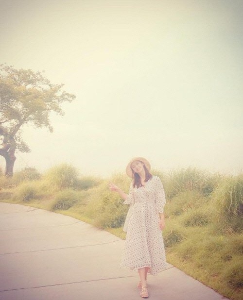 Bae Yong Joon chi boi tien dua vo bau di nghi anh 3