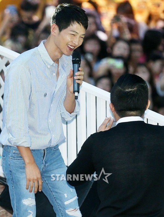 Song Joong Ki kem sac o su kien anh 6