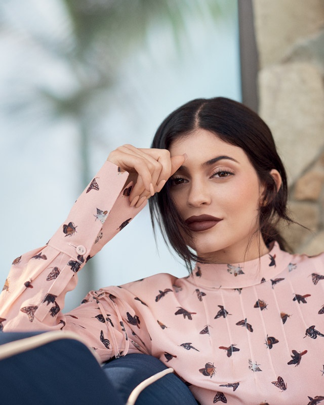 Kylie Jenner từng bơm môi quá đà ảnh 3 Kylie Jenner tung bom moi qua da anh 3