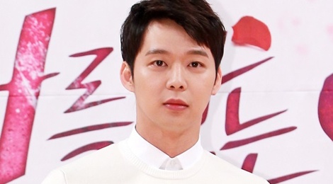 Park Yoochun phan bac toi ga gam ban dam hinh anh