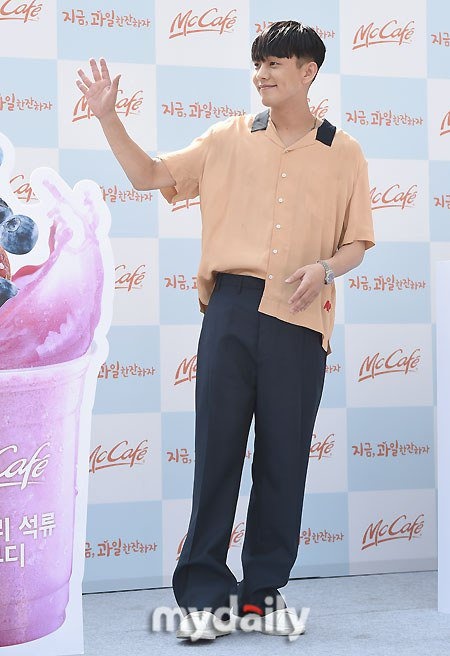 Tham hoa thoi trang cua my nam Han anh 2