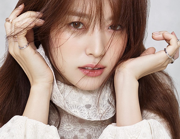 Kieu nu co trang xu Han do sac voi hoa anh 5