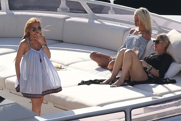 Lindsay Lohan bi to an chan tien quang cao phim anh 2