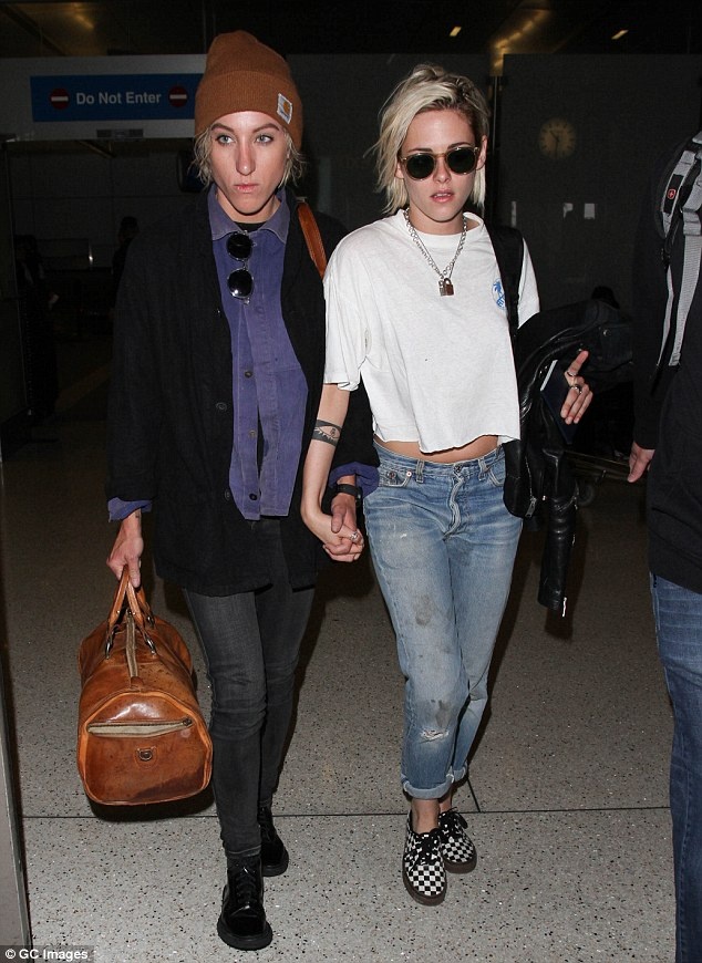 Kristen Stewart thua nhan dang yeu dong gioi anh 2