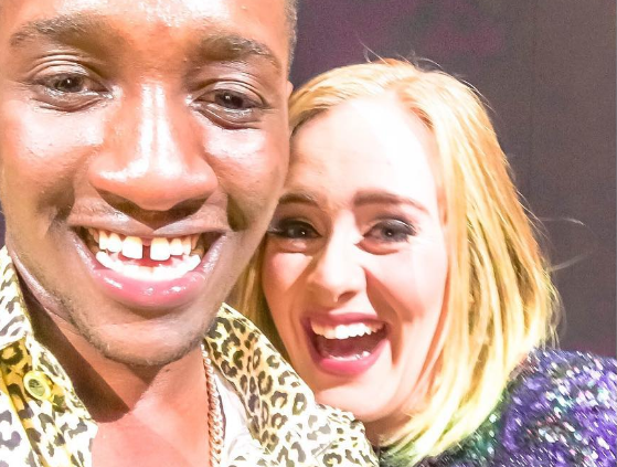 Adele phan ung hai huoc vi trot hon moi fan nam hinh anh