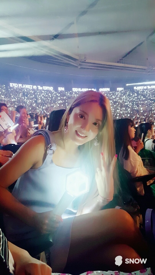 Loat khan gia VIP trong concert cua EXO anh 4